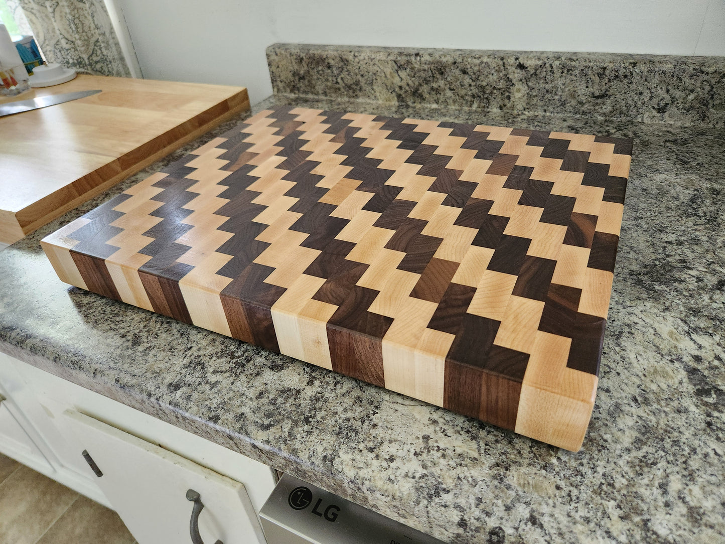 End Grain Butcher Block - Walnut and Maple - Large - 18" x 14 1/2" x 2"